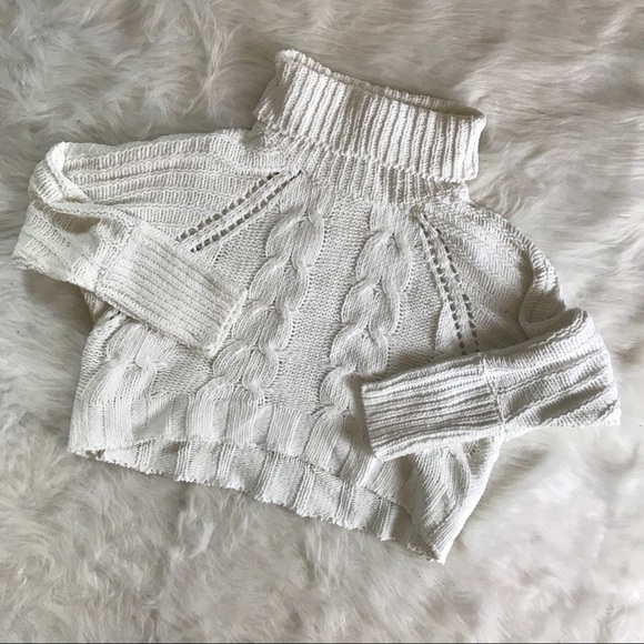 🎉HP!🎉 “CABIN FEVER” Sweater in White - Picture 4 of 4